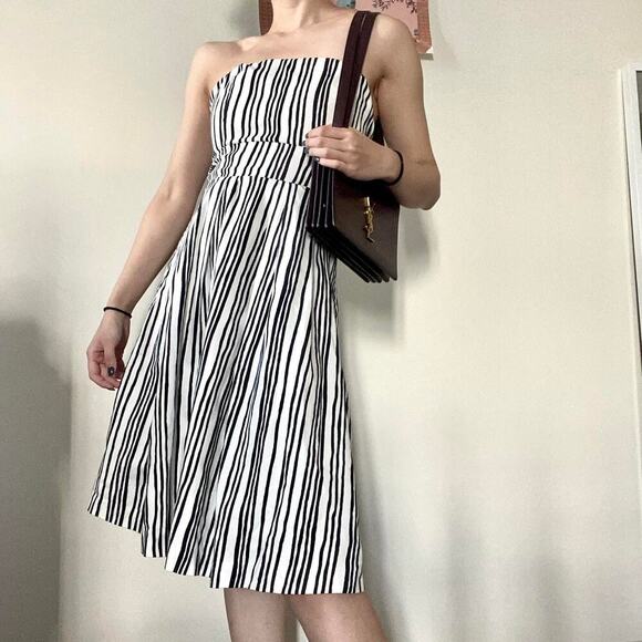 Club Monaco Women's Black White Strapless Wired Bust Fit & Flare Dress Size 4 - Picture 3 of 7